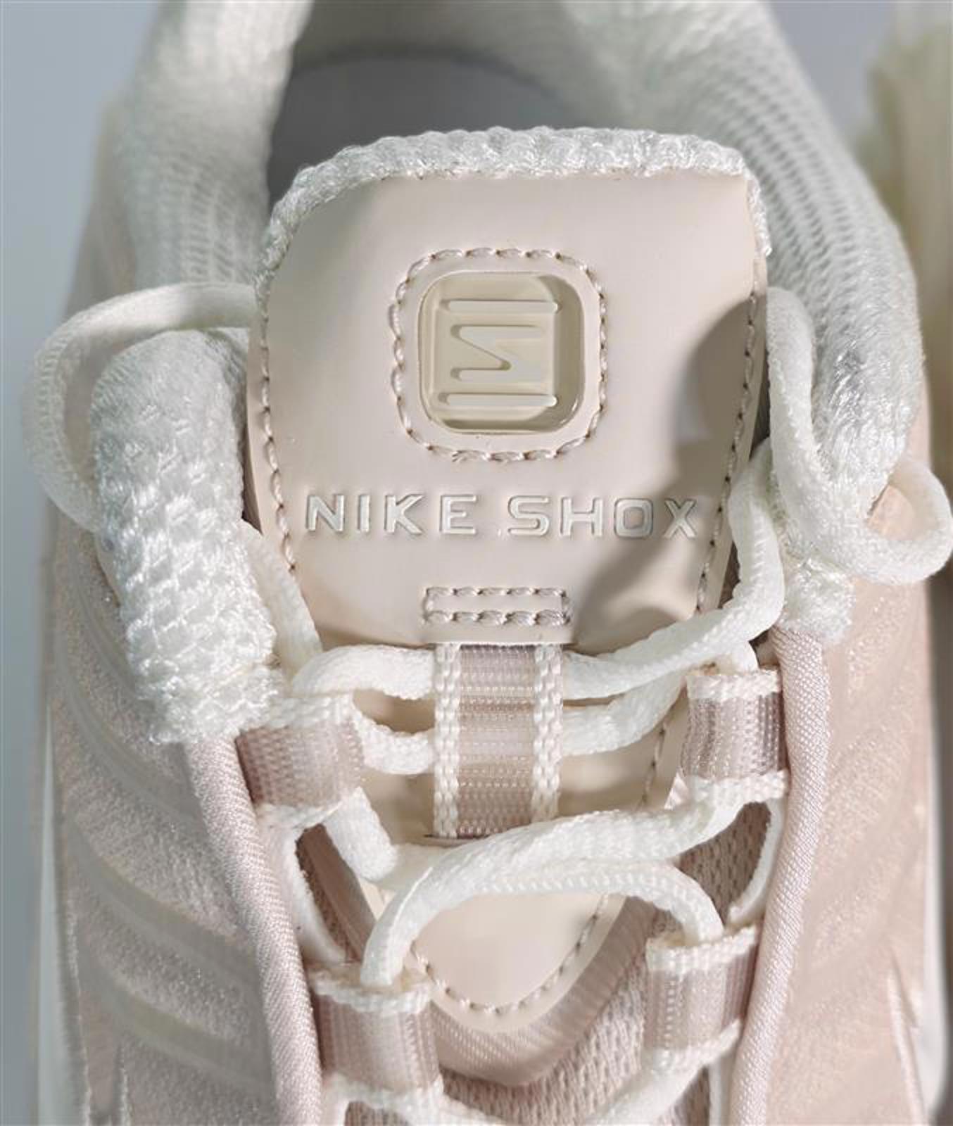 👟 Nike Shox – Pearl White Edition Size 8W (Authenticated via Poizon)