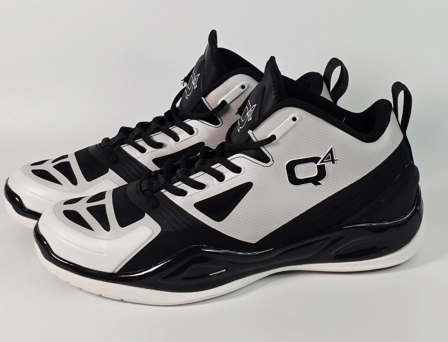 🏀 Q4 Sports Q4MB-006 “Bright White / Jet Black” Basketball Shoes – Size 10.5