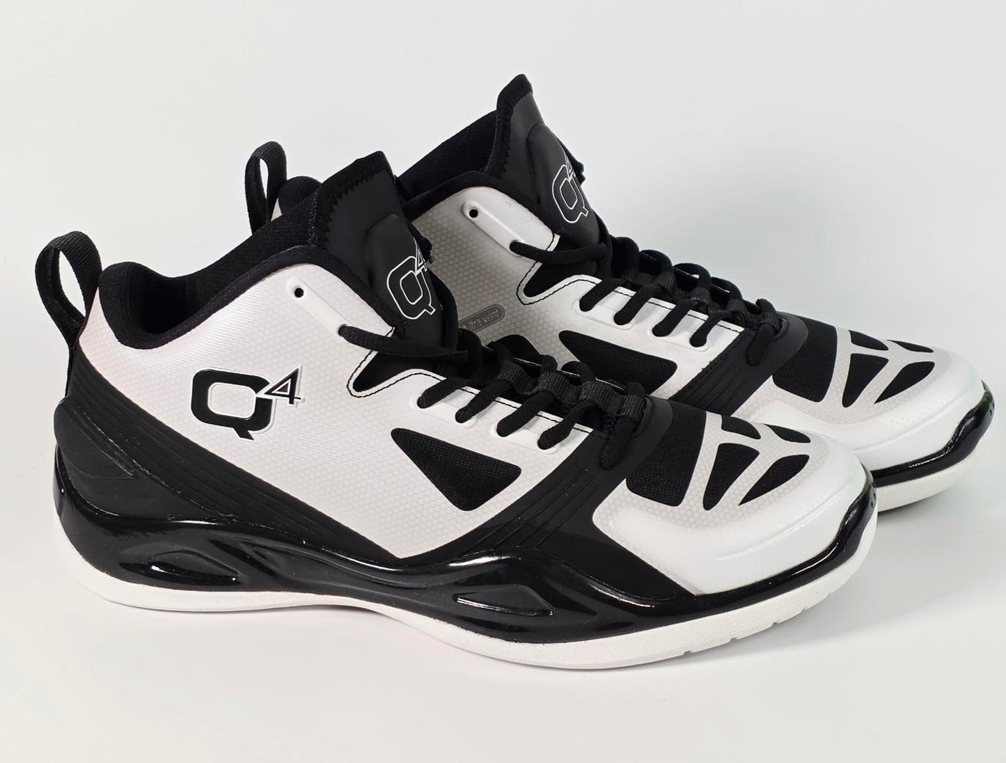 🏀 Q4 Sports Q4MB-006 “Bright White / Jet Black” Basketball Shoes – Size 10.5
