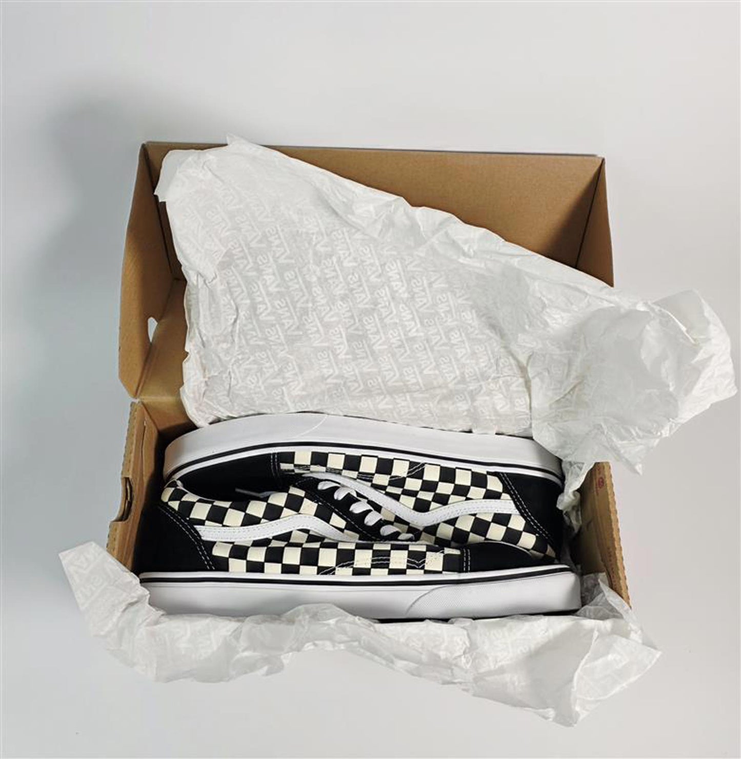 🏁 Vans Old Skool Checkerboard – Men’s Size 13