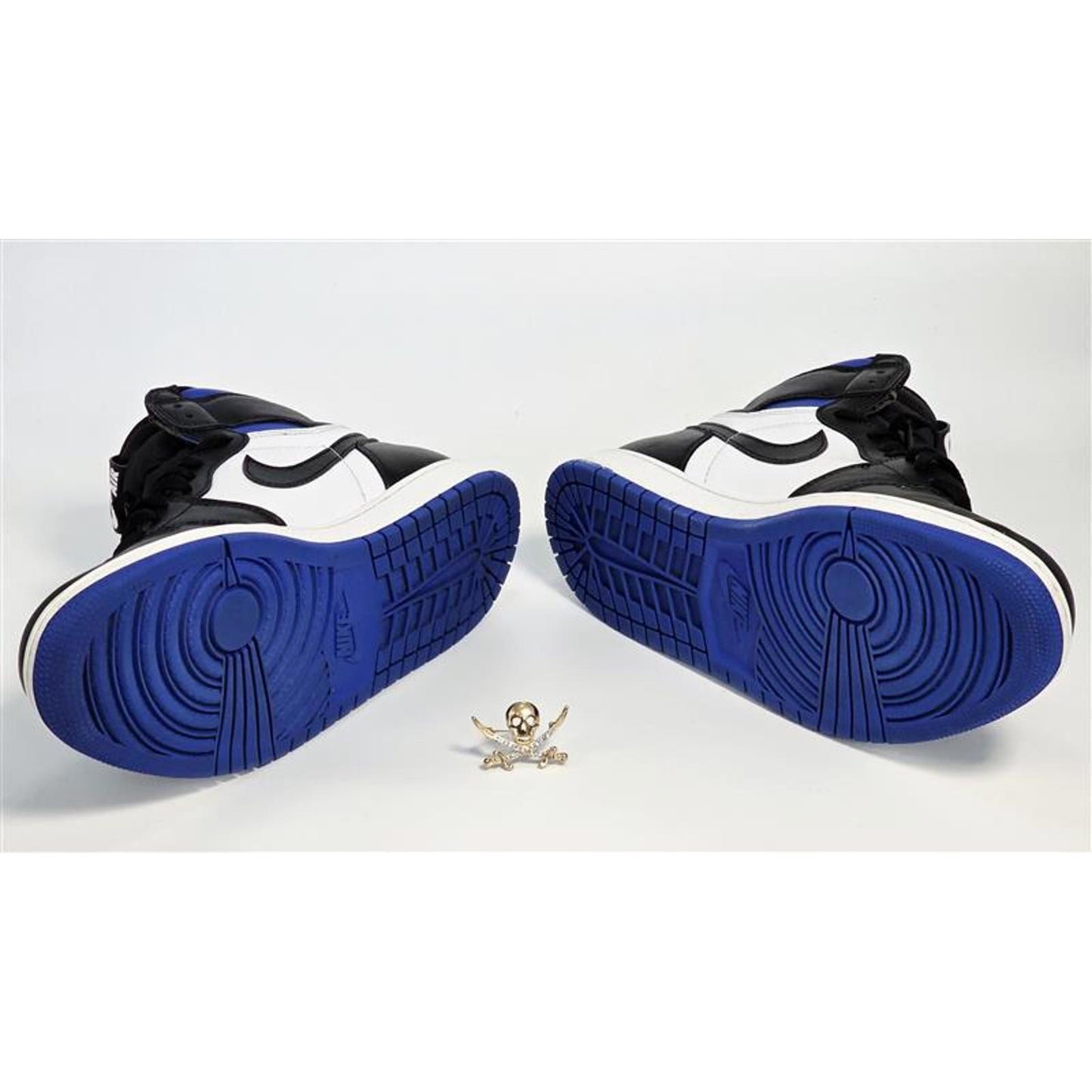2017 Nike Air Jordan 1 Retro High OG Black/Royal/White – 10M (POIZON Verified)
