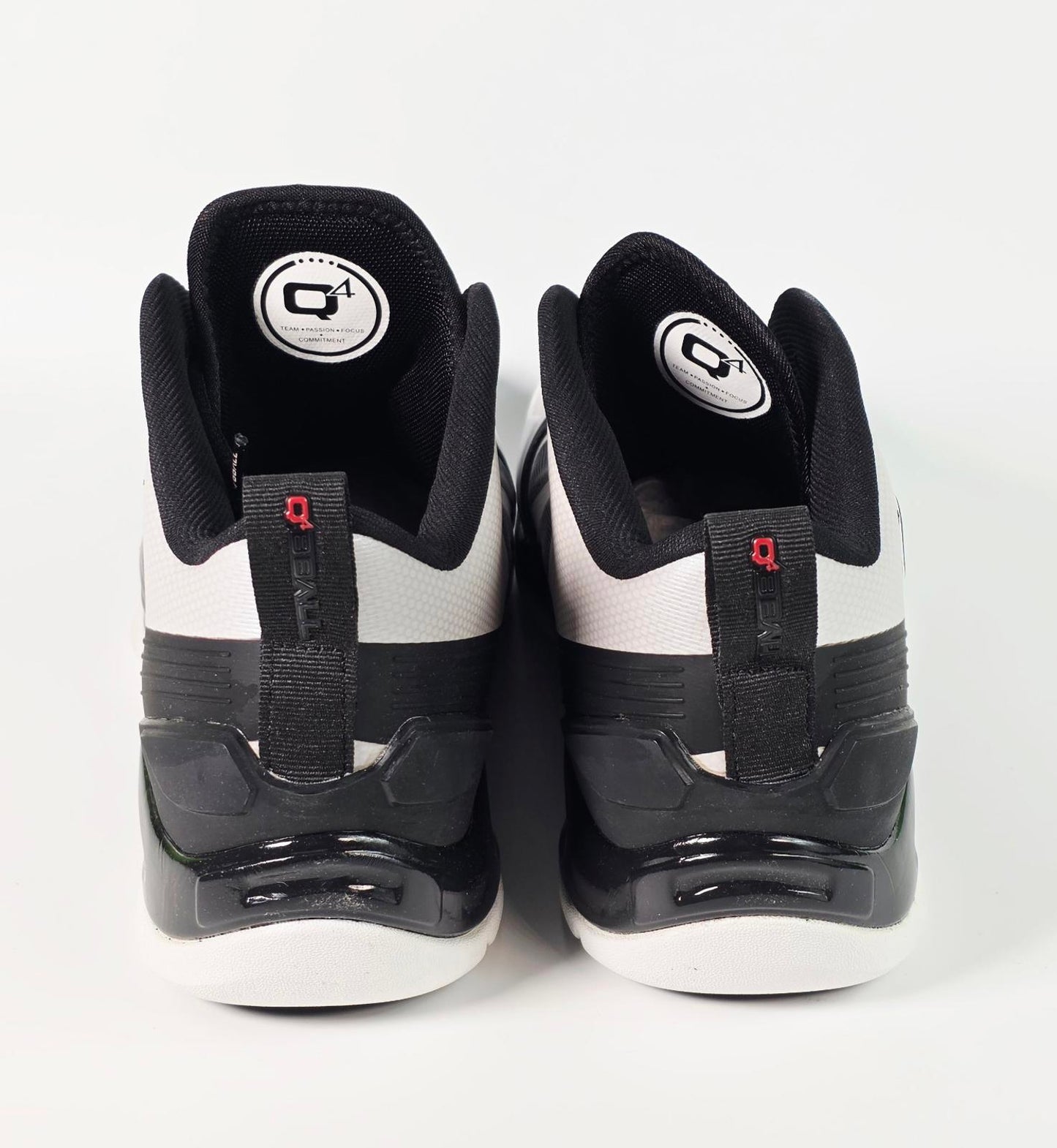 🏀 Q4 Sports Q4MB-006 “Bright White / Jet Black” Basketball Shoes – Size 10.5